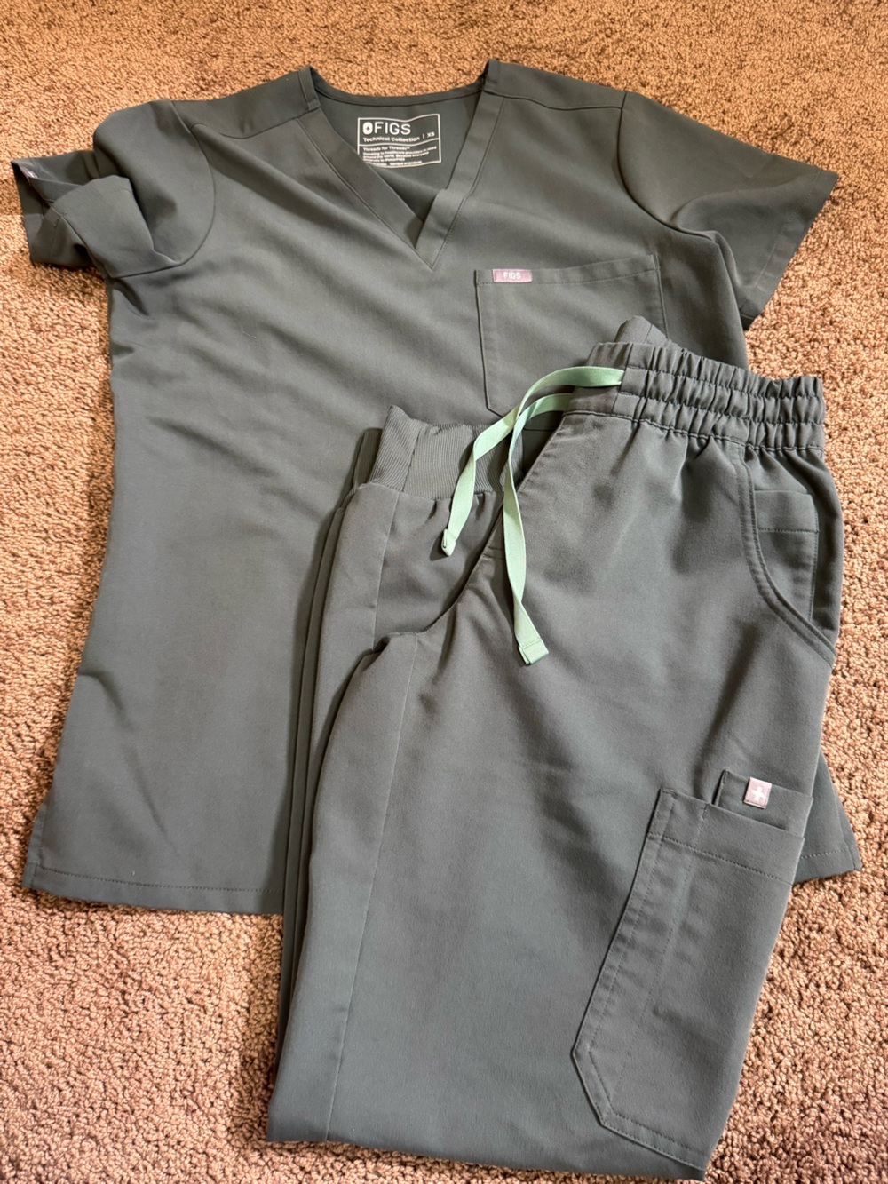 Figs Bonsai Scrub Set - Catrina Top XS / Uman Joggers XS